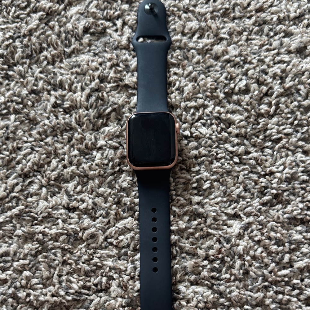 Rose gold Apple Watch Series 6